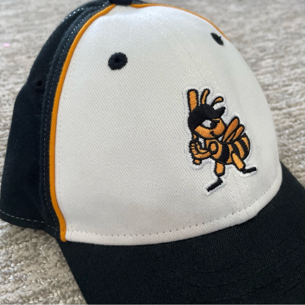 New Era Salt Lake Bees MiLB Embroidered Hat Size 7 1/4 Black White Colorblock - Picture 2 of 7